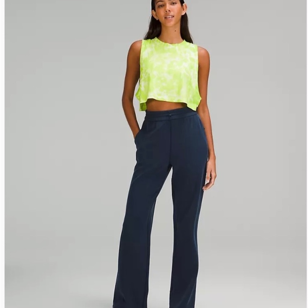 lululemon athletica Neon Lime Tie-Dye Cropped Tank - Picture 2 of 7